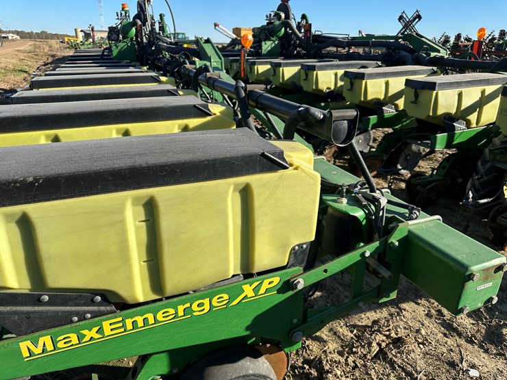 john-deere-1720-image-34