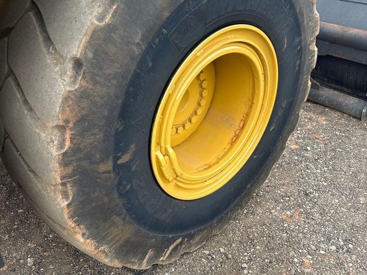 2020-caterpillar-962m-image-17