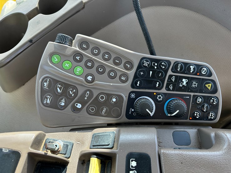 2010-john-deere-8285r-image-64