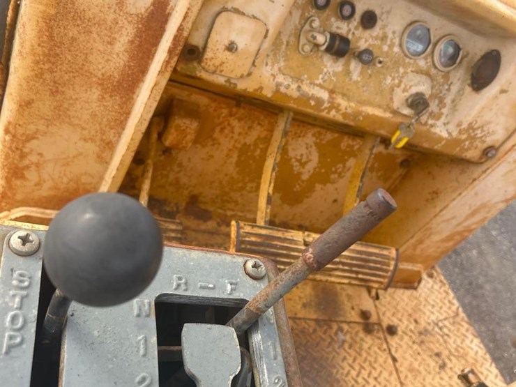 komatsu-d31s-16-image-30