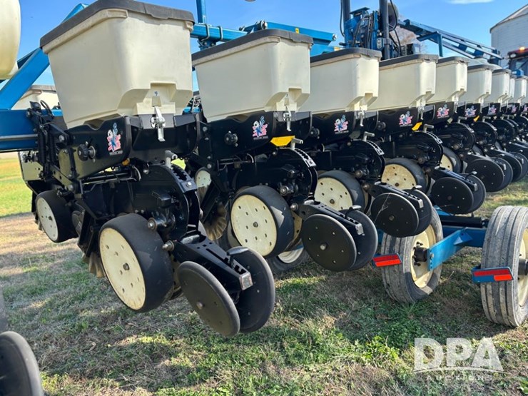 2022-kinze-3600-image-31