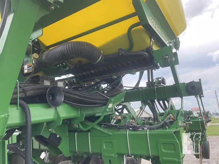 2012-john-deere-1790-image-16