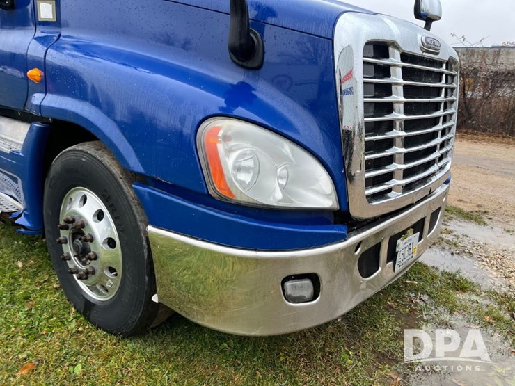 2013-freightliner-truck-(jn3436,-unit-4076)-image-23
