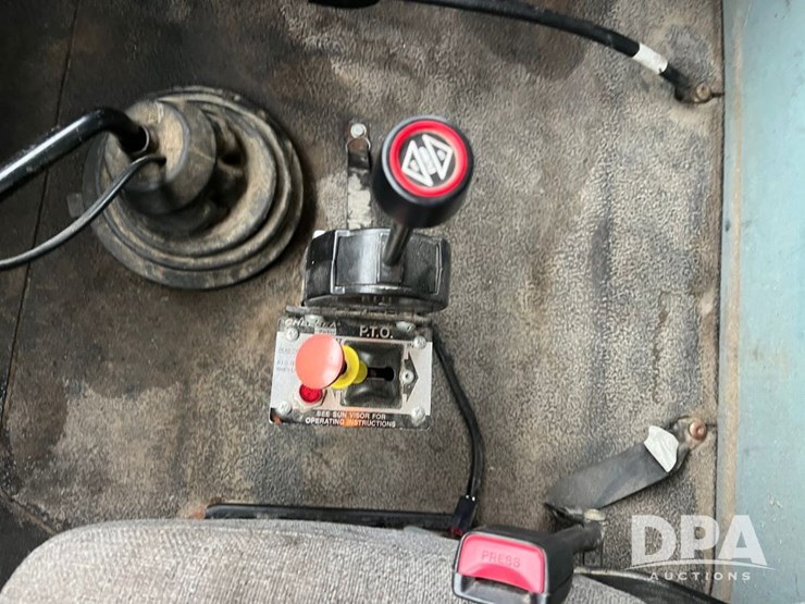 2004-international-7400-image-75