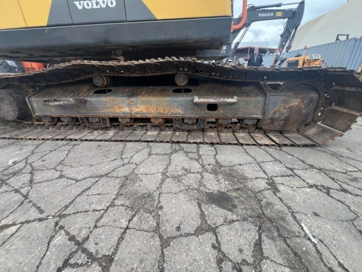 2017-volvo-ec220el-image-36