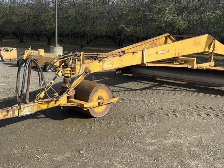 marvin-16'x30'-triplane-image-1