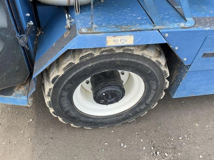 weiss-mcnair-magnum-x-s.p.-nut-harvester,-diesel-image-25