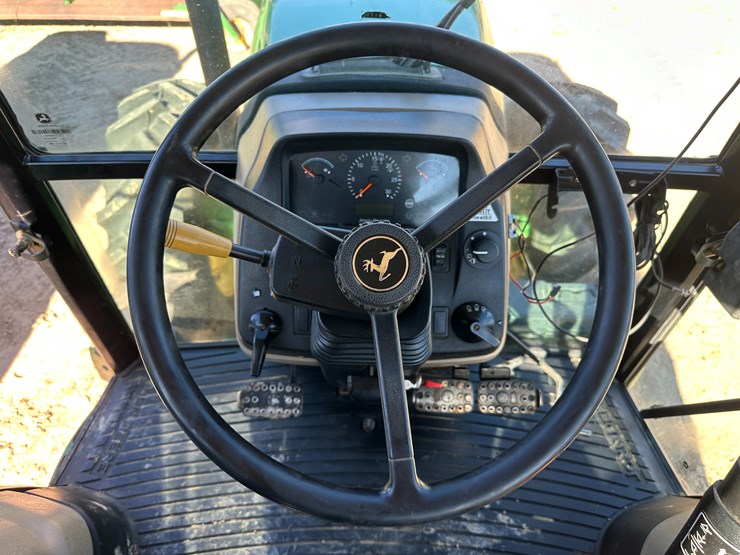 2011-john-deere-5095m-image-54