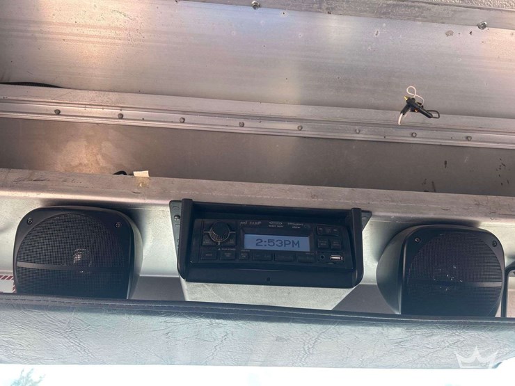 2017-freightliner-mt55-image-16