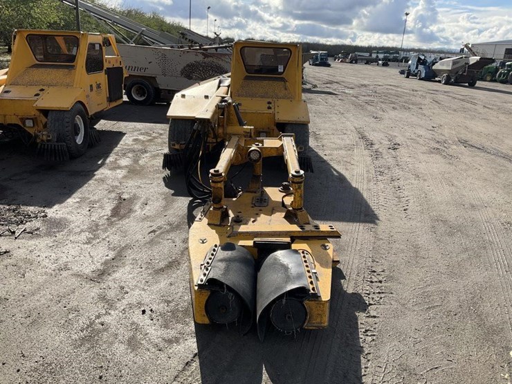 omc-3wmb-s.p.-monoboom-orchard-shaker-image-3