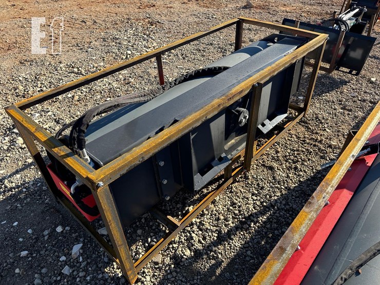 raytree-76in-skid-steer-vibratory-roller-attachmen-image-2