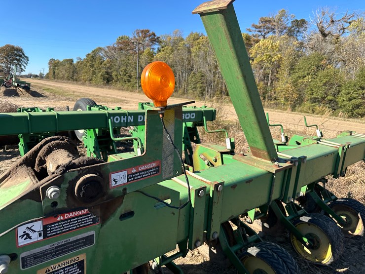 john-deere-16-image-64