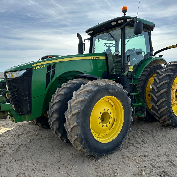 2016 JOHN DEERE 8320R