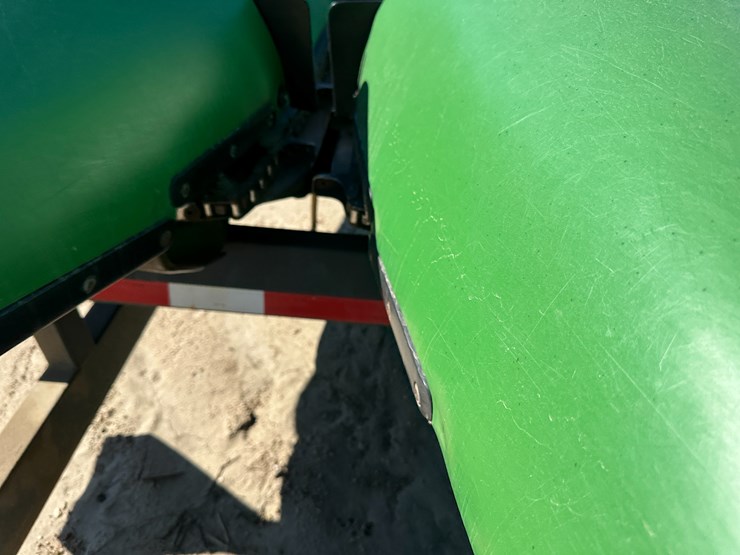 2012-john-deere-616c-image-63