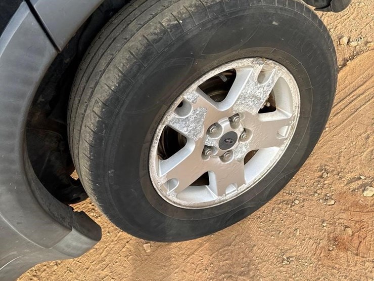 2005-ford-escape-xlt-image-10