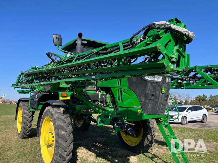 2021-john-deere-r4044-image-35
