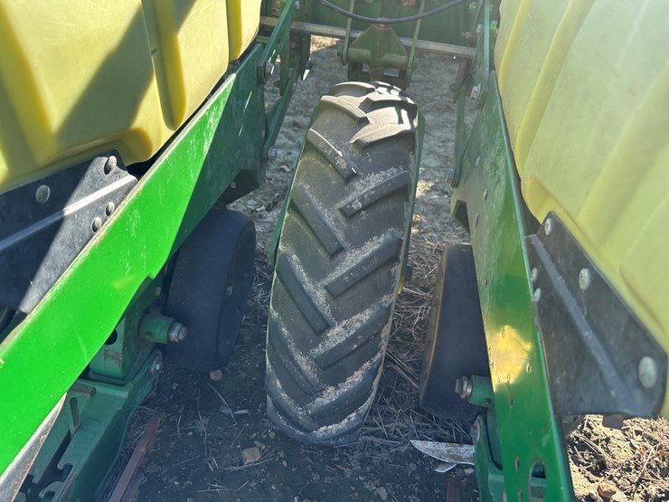 john-deere-1720-image-30