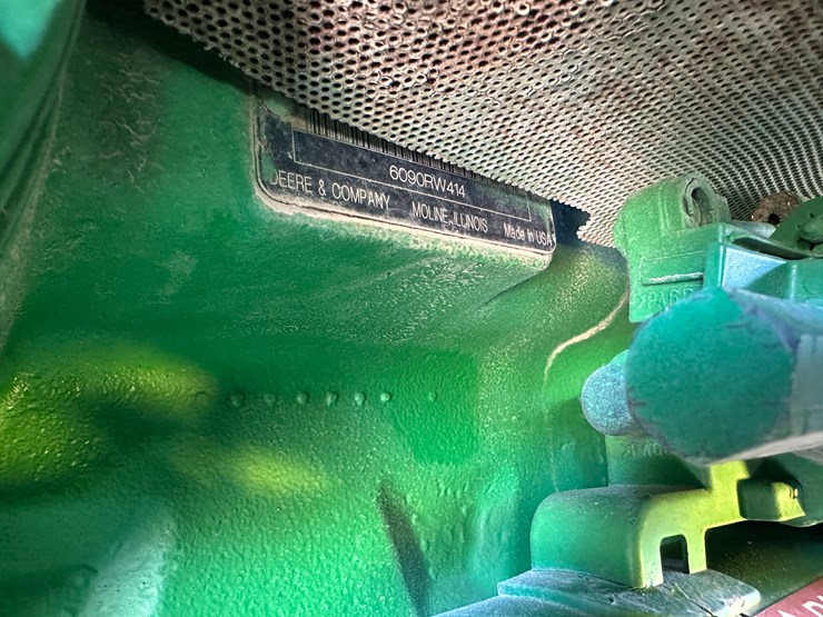 2012-john-deere-8360r-image-60