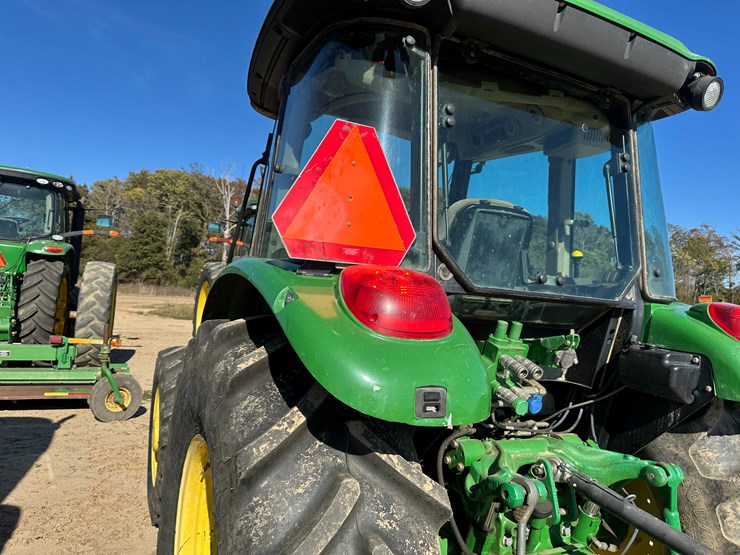 2011-john-deere-5095m-image-21
