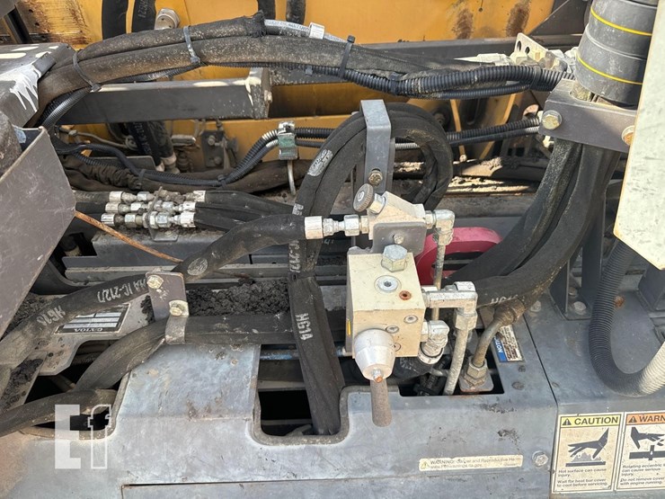 2018-volvo-p7110b-image-19