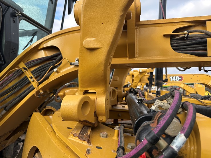 2022-caterpillar-140gc-image-50