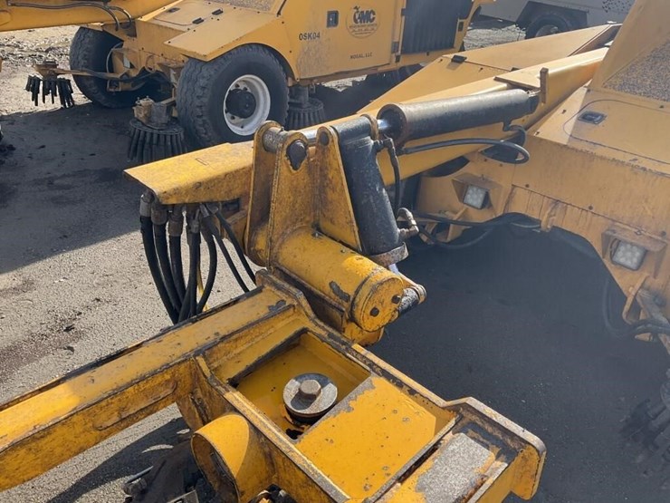 omc-3wmb-s.p.-monoboom-orchard-shaker-image-7