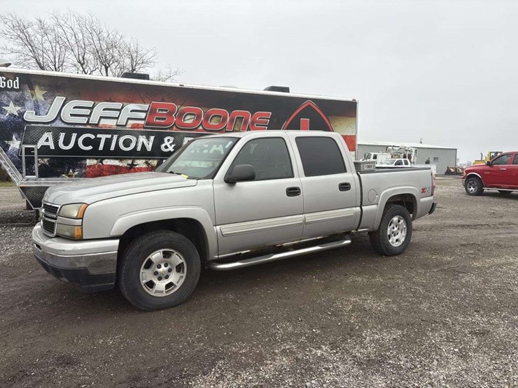 2006-chevrolet-k2500-image-1