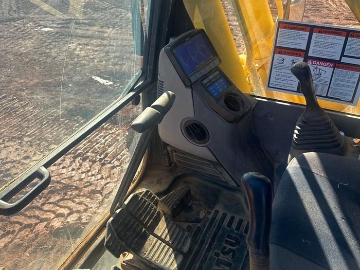 2014-komatsu-pc240-lc-10-image-19