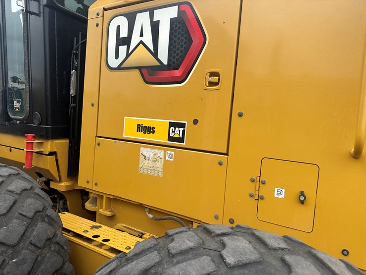 2022-caterpillar-140gc-awd-image-26