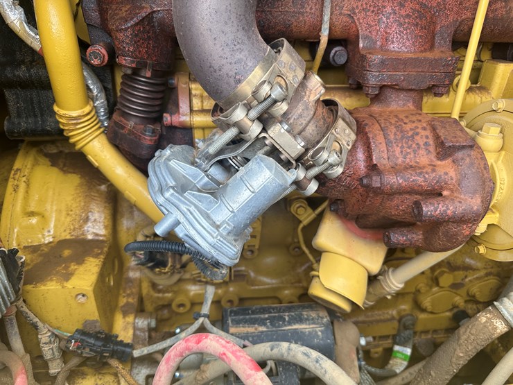 2022-caterpillar-140gc-image-68