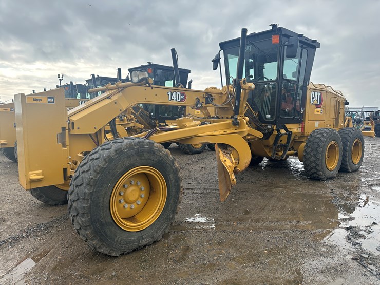 2022-caterpillar-140gc-image-1