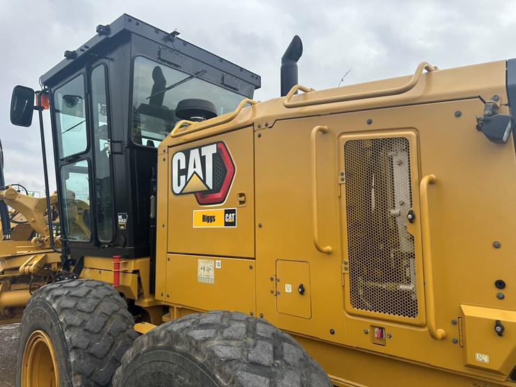 2022-caterpillar-140gc-image-22