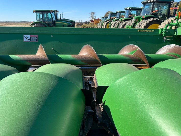 2012-john-deere-616c-image-41