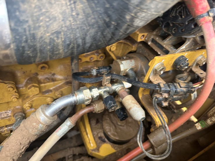 2022-caterpillar-140gc-awd-image-85