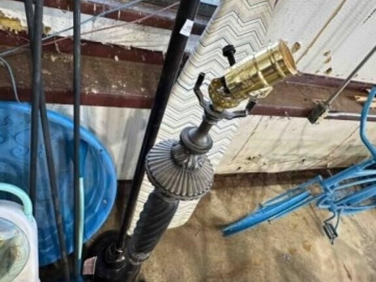 assorted-decor,-fans,-lamps,-doors-etc..-image-10