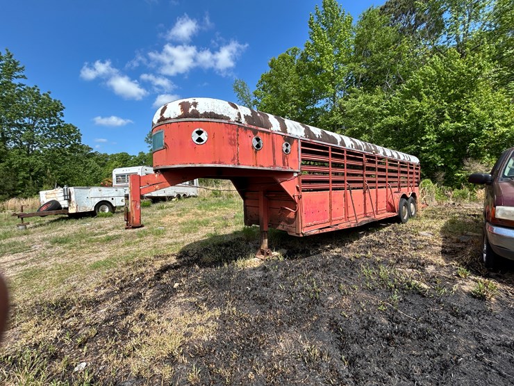 #9390-•-1974-hale-24'-t/a-stock-trailer-j7451924-image-1