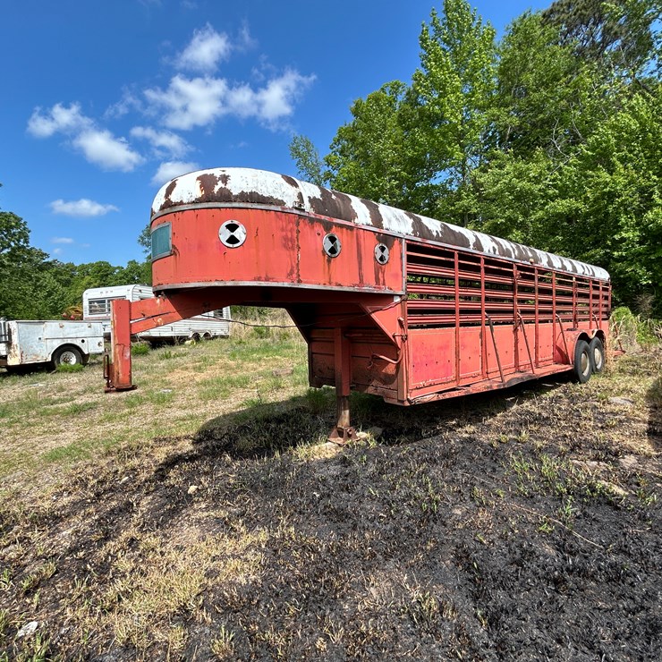 #9390 • 1974 Hale 24' T/A Stock Trailer J7451924