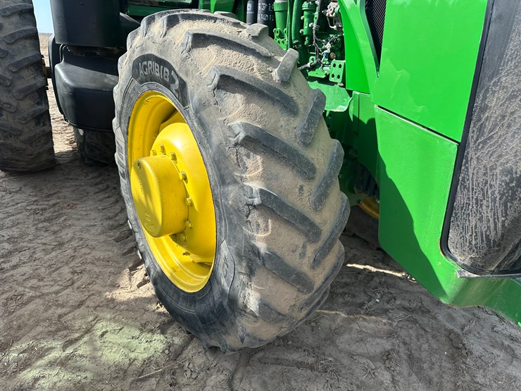 2010-john-deere-8285r-image-9