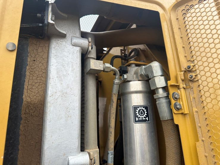 2022-caterpillar-140gc-image-72