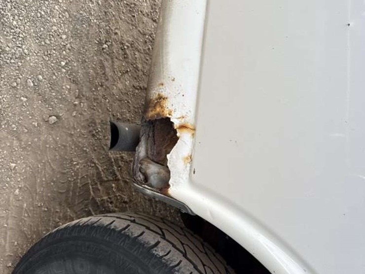 2001-chevrolet-express-g2500-image-15