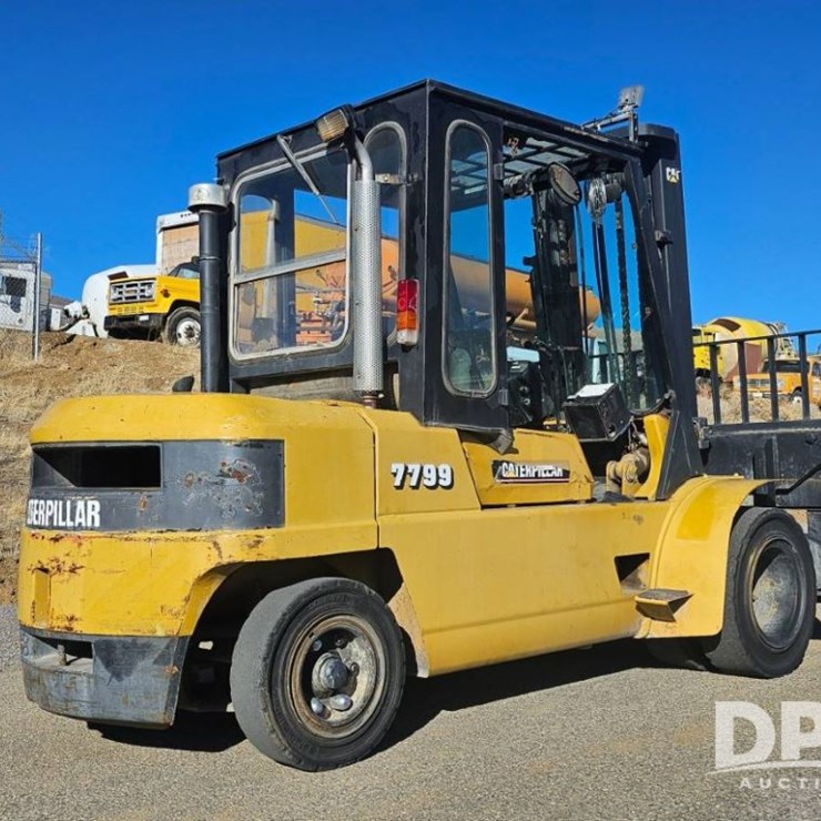2001 CATERPILLAR DP50