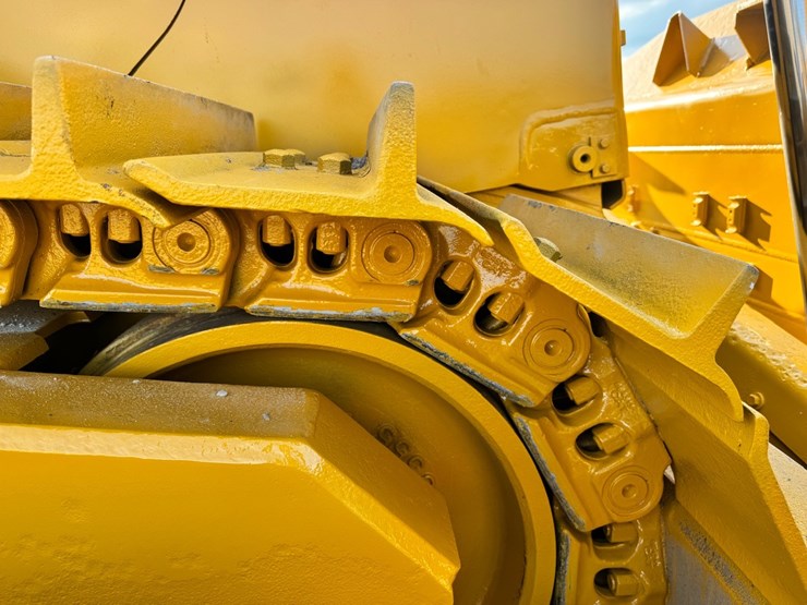 2019-caterpillar-d8t-image-9