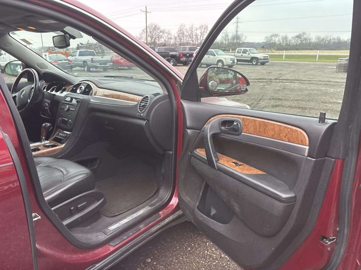 2011-buick-enclave-cxl-image-19