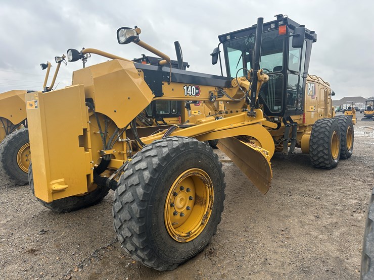 2022-caterpillar-140gc-awd-image-1