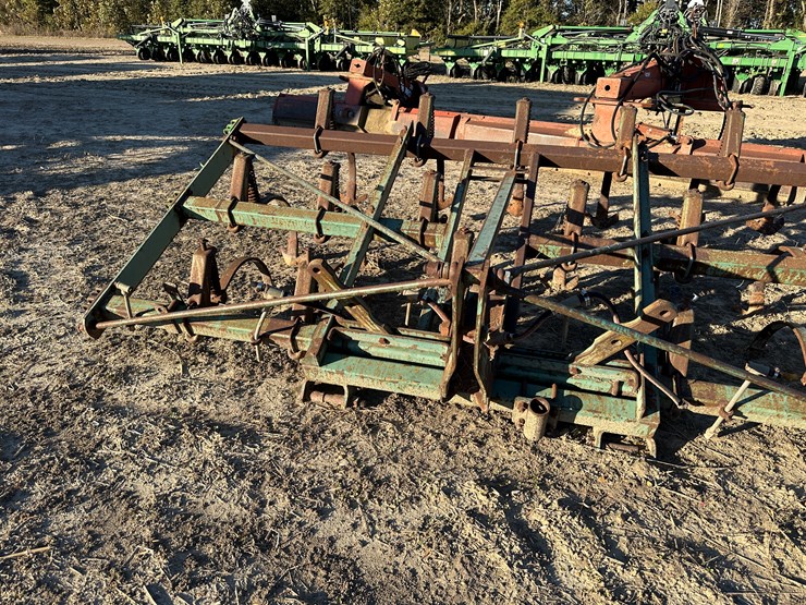 #33752-•-4.5'-chisel-plow-image-13