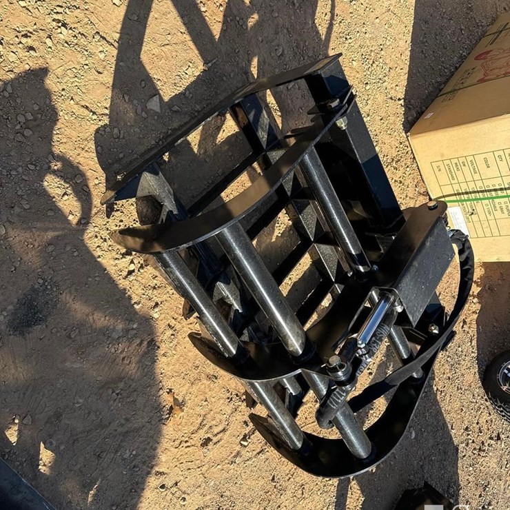 JMR 40IN MINI SKID STEER GRAPPLE BUCKET ATTACHMENT