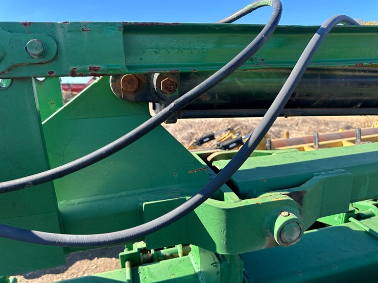 #33728-•-16-row-30"-cultivator-image-35