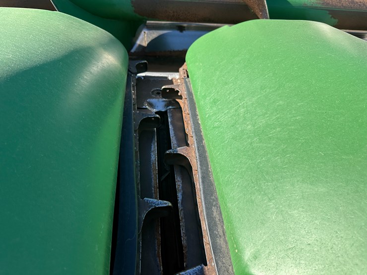 2012-john-deere-616c-image-44