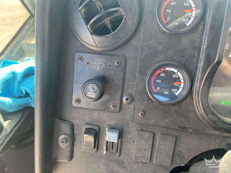 2017-freightliner-mt55-image-35