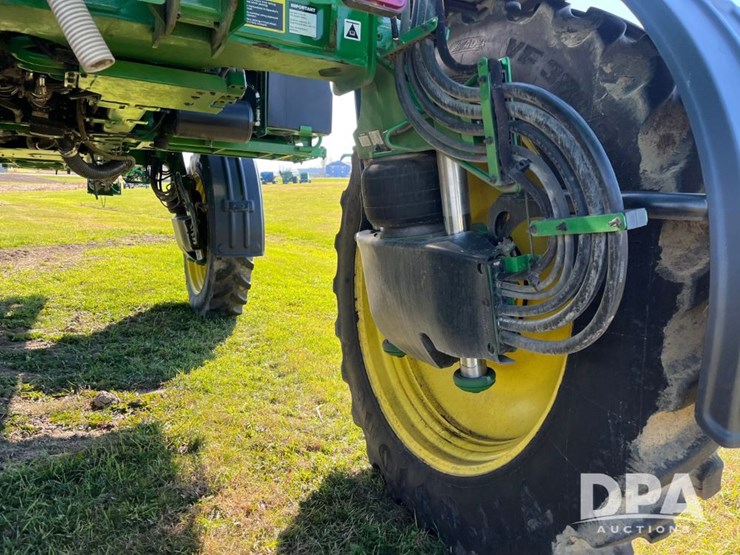 2021-john-deere-r4044-image-46